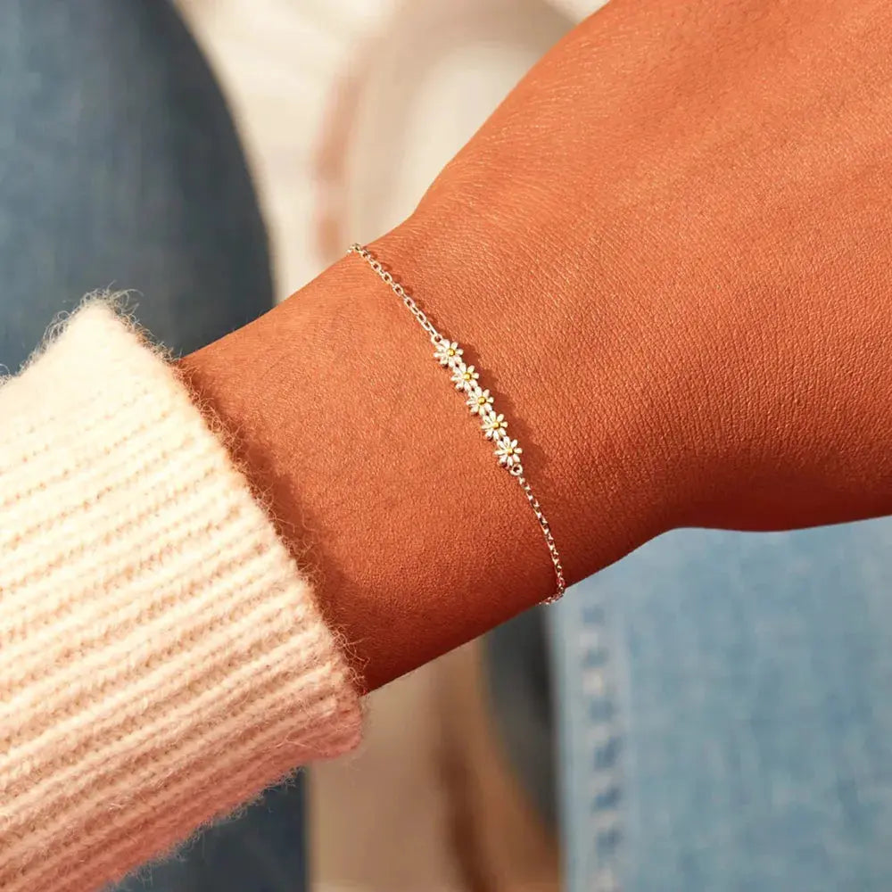 Daisy Shape Spring Ring Closure Bracelet by Partner Label