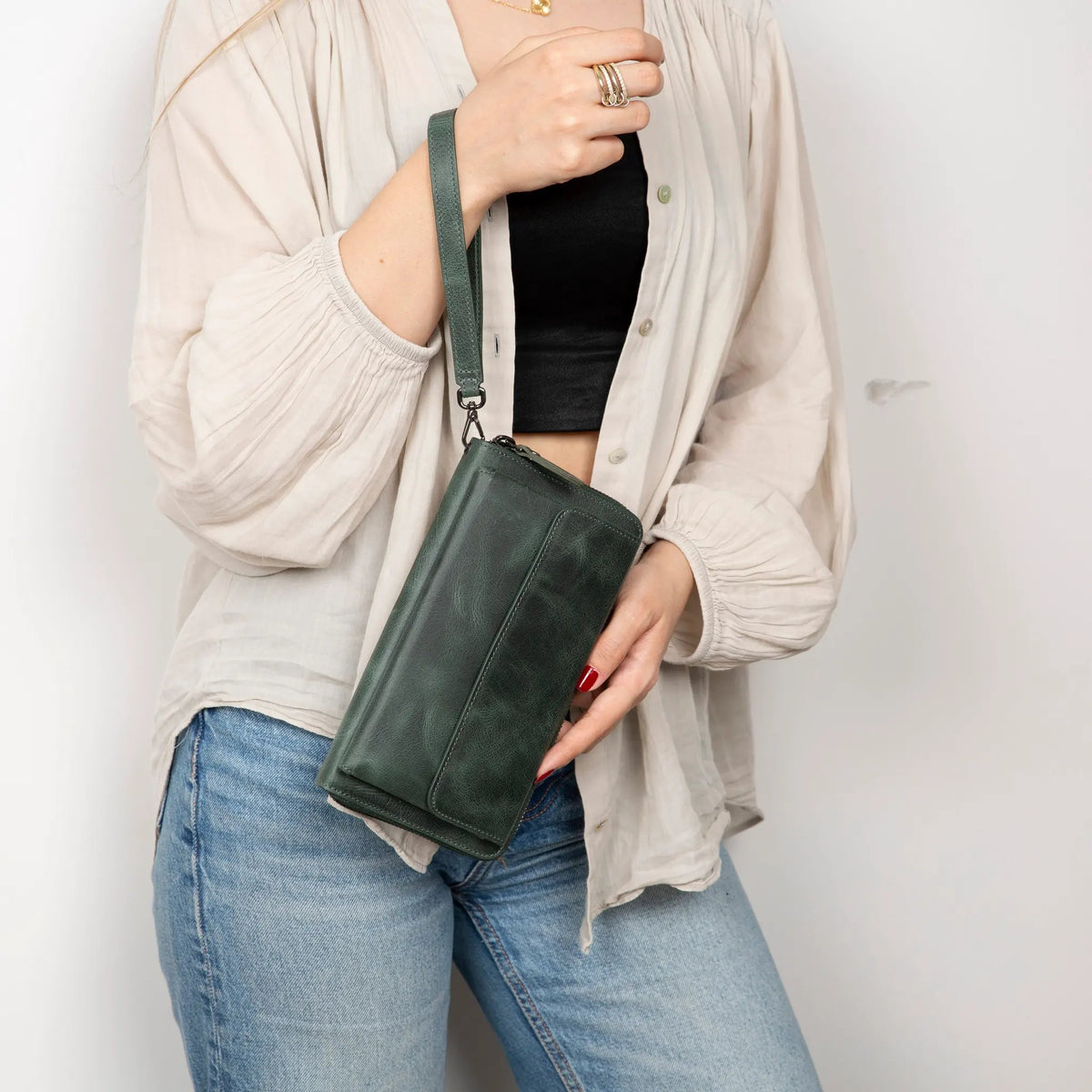 Anchorage Leather Wallet – Phone Holder & 12 Card Slots by TORONATA