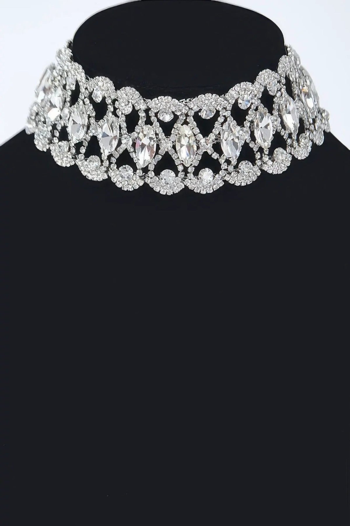 WOMEN'S NECKLACE Elegant Prêt-à-Porter New Collection CENTRAL PARK BYMANYC ® New York by BYMANYC New York
