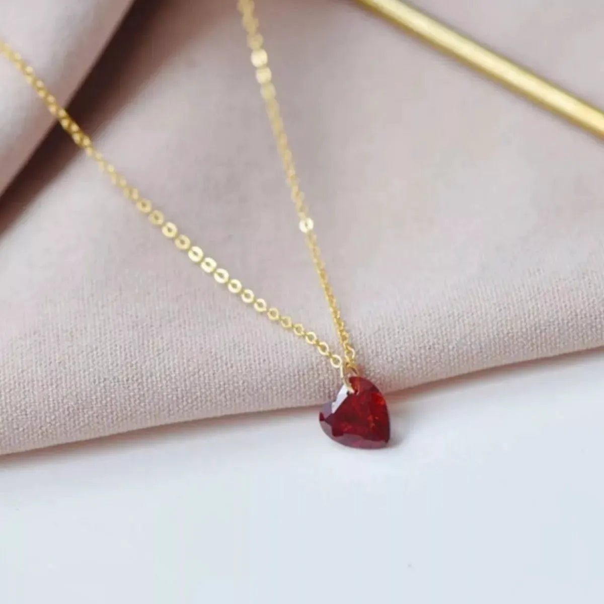 925 Sterling Silver Zircon Heart Necklace by Partner Labels